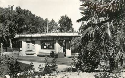 CPSM FRANCE 17 "Saint Jean d'Angély, la gare routière"