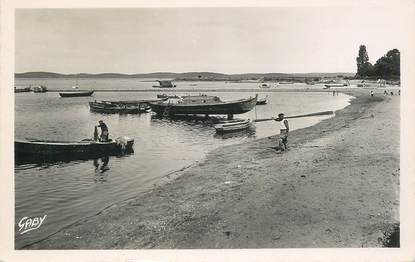 CPSM FRANCE 33 "Arès, le port et la jetée"