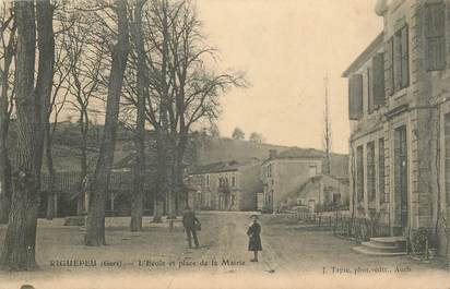 CPA FRANCE 32 "Riguepeu, l'Ecole et place de la mairie"