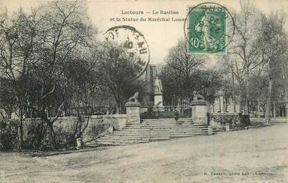 CPA FRANCE 32 "Lectoure, statue du Mal Lanne"