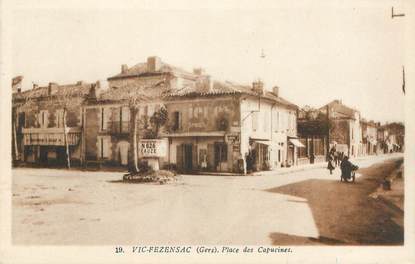 CPA FRANCE 32 "Vic Fezensac, Place des Capucines"