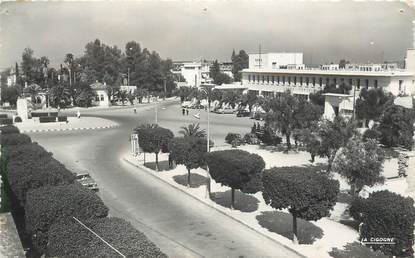 CPSM MAROC "Meknès, Place Poeymirau et le lycée"