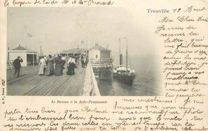 CPA FRANCE 14 "Trouville, le bateau à la Jetée "