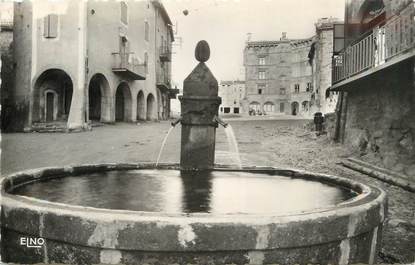 / CPSM FRANCE 43 "Pradelles, ensemble de la place du vieux château et des arcades" / FONTAINE