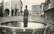 43 Haute Loire / CPSM FRANCE 43 "Pradelles, ensemble de la place du vieux château et des arcades" / FONTAINE