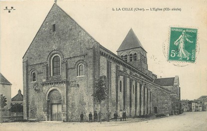 / CPA FRANCE 18 "La Celle, l'église"