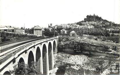 / CPSM FRANCE 04 "Forcalquier, vue générale et le viaduc"