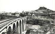 04 Alpe De Haute Provence / CPSM FRANCE 04 "Forcalquier, vue générale et le viaduc"