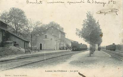 CPA FRANCE 86 "Lussac les Chateaux, la gare"