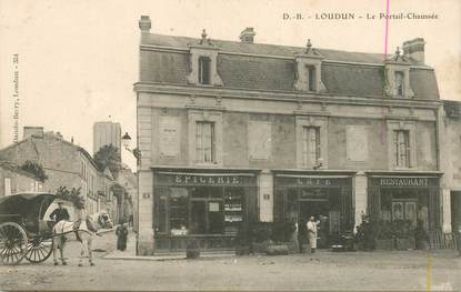 CPA FRANCE 86 "Loudun, le Portail chaussée, Epicerie Café"