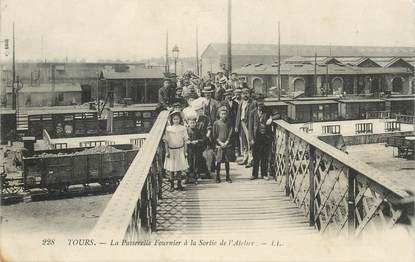 CPA FRANCE 37 "Tours, la passerelle Fournier"