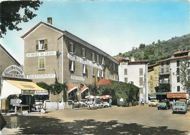 / CPSM FRANCE 04 "Castellane, grand hôtel du Levant sur la route"