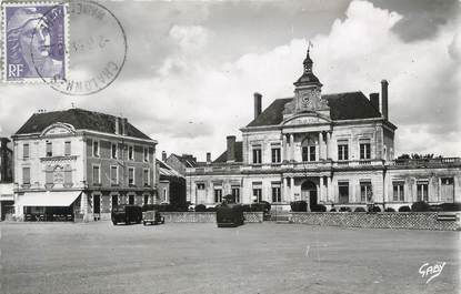 CPSM FRANCE 49 "Chalonnes-sur-Loire, Hôtel de Ville, Hôtel d'Anjou"