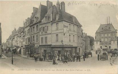 CPA FRANCE 80 "Abbeville, Place du Marché aux Herbes, Rue Saint Vulfran"