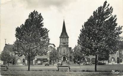 CPSM FRANCE 59 "Wattrelos, Place de la République, Eglise St-Thérèse"