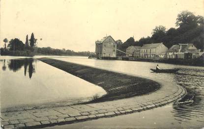 CPSM FRANCE 49 "Montreuil-sur-Maine, Barrage sur la Mayenne devant le Moulin"