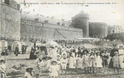 CPA FRANCE 35 "Saint Malo, Plage près de l'éventail, Les Travailleurs de la Mer"