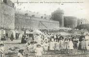 35 Ille Et Vilaine CPA FRANCE 35 "Saint Malo, Plage près de l'éventail, Les Travailleurs de la Mer"