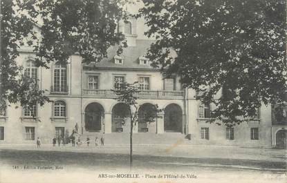 CPA FRANCE 57 "Ars sur Moselle, Place de l'Hotel de Ville"