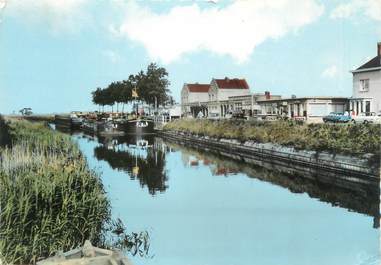 CPSM FRANCE 59 "Ghyvelde, Frontière Franco-Belge, Canal de Furnes"