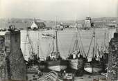 29 Finistere CPSM FRANCE 29 "Camaret, Bateaux de pêche dans le port"