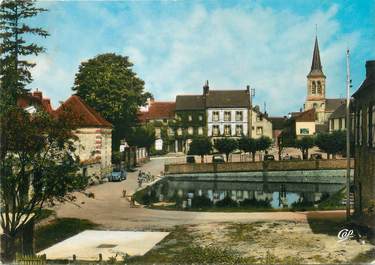 CPSM FRANCE 61 "Moulins la Marche, Etang, Eglise"