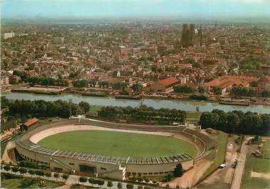 CPSM FRANCE 51 "Reims, Stade Vélodrome et Cathédrale"