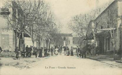 / CPA FRANCE 13 "La Fare, Grande avenue"