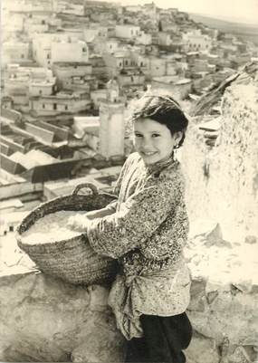 CPSM MAROC "Moulay Idriss, jeune fillette" / N° 111 PHOTO EDITION BERTRAND ROUGET CASABLANCA