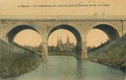 14 Calvado / CPA FRANCE 14 "Bayeux, la cathédrale, vue prise du pont du chemin de fer" / CARTE TOILEE