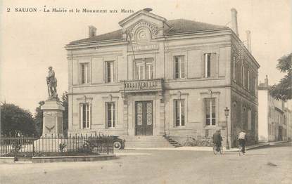 CPA FRANCE 17 "Saujon, la mairie et le monument aux morts"