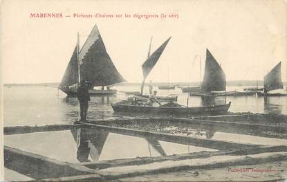 CPA FRANCE 17 "Marennes, pêcheurs d'huitres"