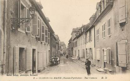 CPA FRANCE 64 "Oloron Ste Marie, rue Camou"