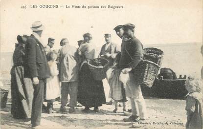 CPA FRANCE 50 "Les Gougins, la vente du poisson aux baigneurs"