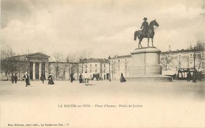 CPA FRANCE 85 "La Roche sur Yon, la place d'Armes, palais de justice"