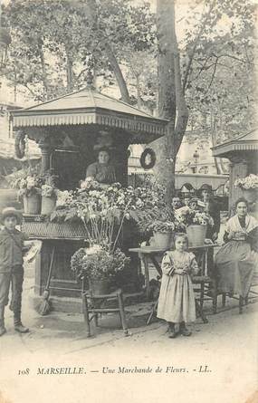 CPA FRANCE 13 "Marseille, une marchande de fleurs"