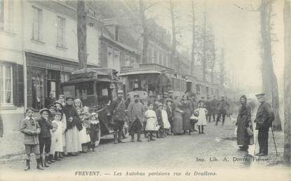 CPA FRANCE 62 "Frevent, les Autobus parisiens rue de Doullens"