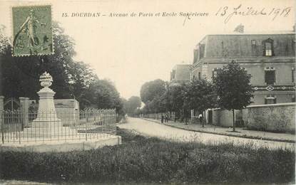CPA FRANCE 91 "Dourdan, avenue de Paris"