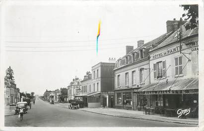 CPSM FRANCE 27 " Gaillon, route de Paris, hotel de Paris "