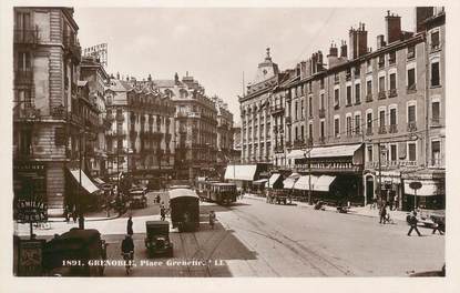 CPSM FRANCE 38 " Grenoble, place Grenette " / TRAMWAY