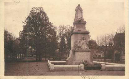 CPA FRANCE 38 " La Tour du Pin, monument aux morts "