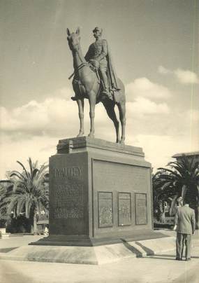 CPSM / PHOTO MAROC "Casablanca, Statue du Mal Lyautey"