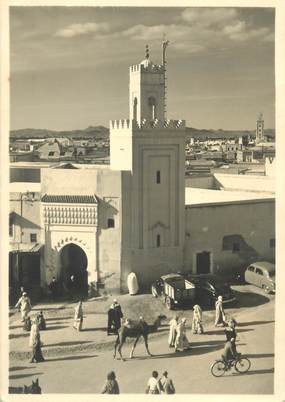 CPSM / PHOTO LE MAROC ARTISTIQUE / Ed. ART MAROC "Marrakech, coin de la Place Djema et Fna"