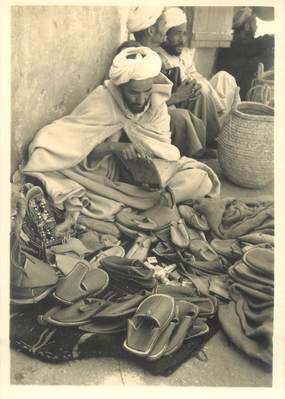 CPSM / PHOTO LE MAROC ARTISTIQUE / Ed. ART MAROC "Marchand de babouches"