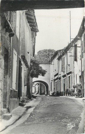 CPSM FRANCE 32 " Gondrin, rue du château "