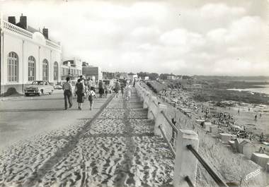 / CPSM FRANCE 44 "Tharon, le casino, le remblai et la plage"