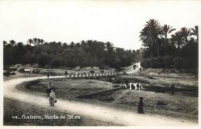 CPA TUNISIE "Gabès, rte de Sfax"