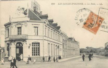 CPA FRANCE 85 "Sables d'Olonne, la poste"