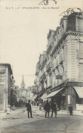 CPA FRANCE 16 "Angoulême, rue Saint Martial"