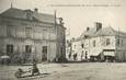 / CPA FRANCE 49 "Le Louroux Beconnais, place de l'église"